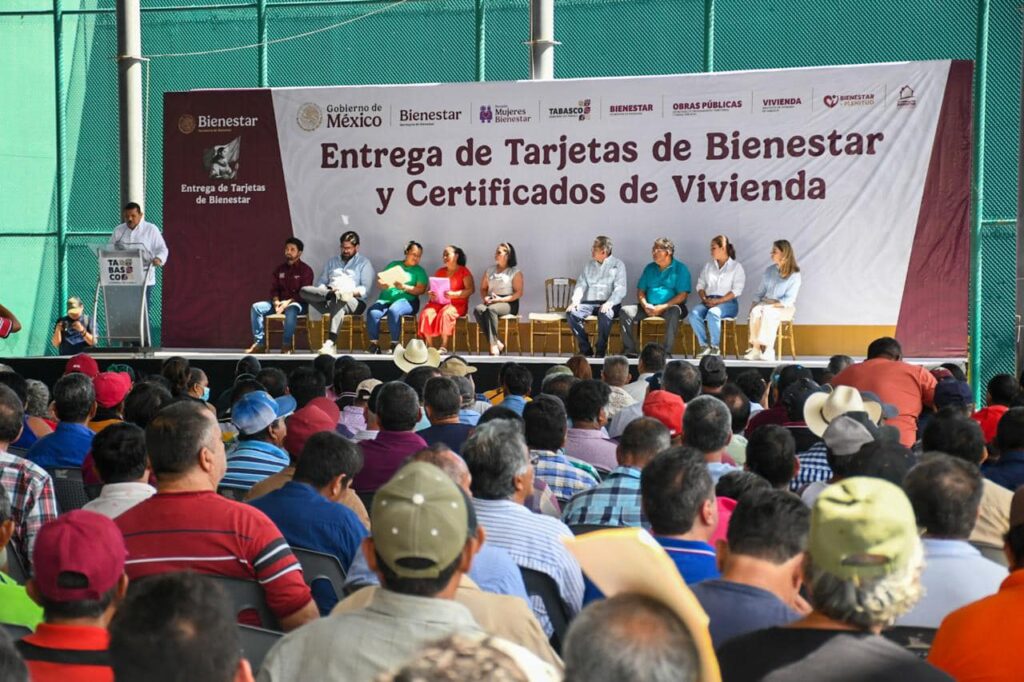 El Gobernador Javier May Rodríguez reconoce a nuestro presidente, Alfonso Baca Sevilla,