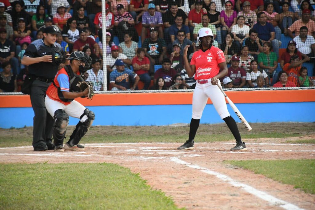 Las Olmecas triunfan en el Maximino Domínguez!