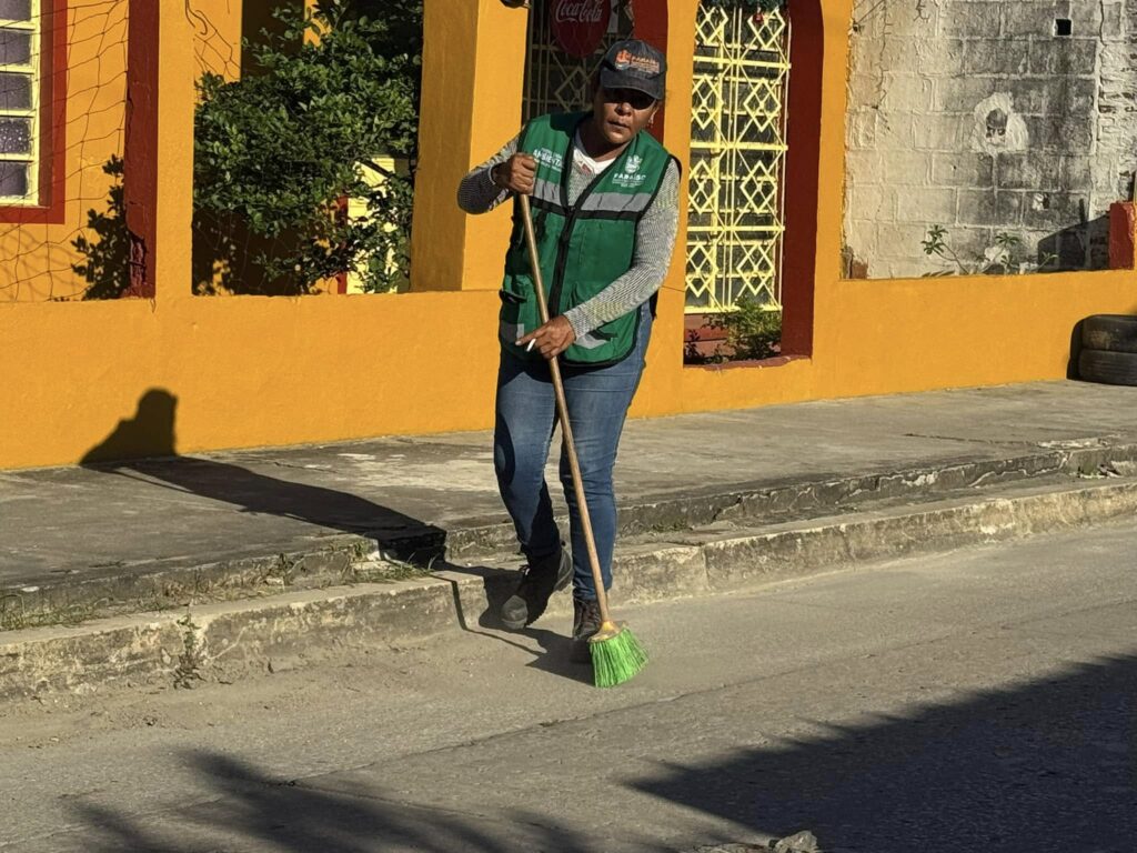 Embelleciendo a Paraíso.